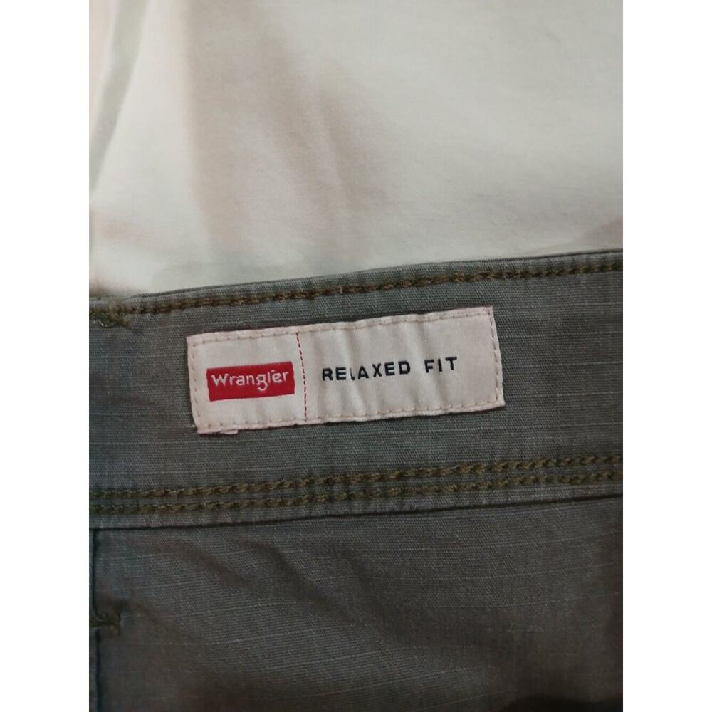Wrangler Cargo Shorts Men's 44 Olive Relaxed fit Flex comfort NWT - Picture 11 of 14
